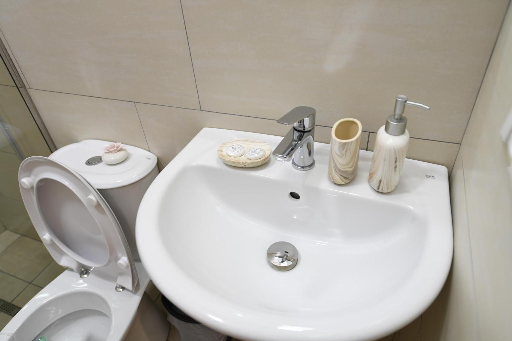 City Nest Shkoder Ngoại thất bức ảnh